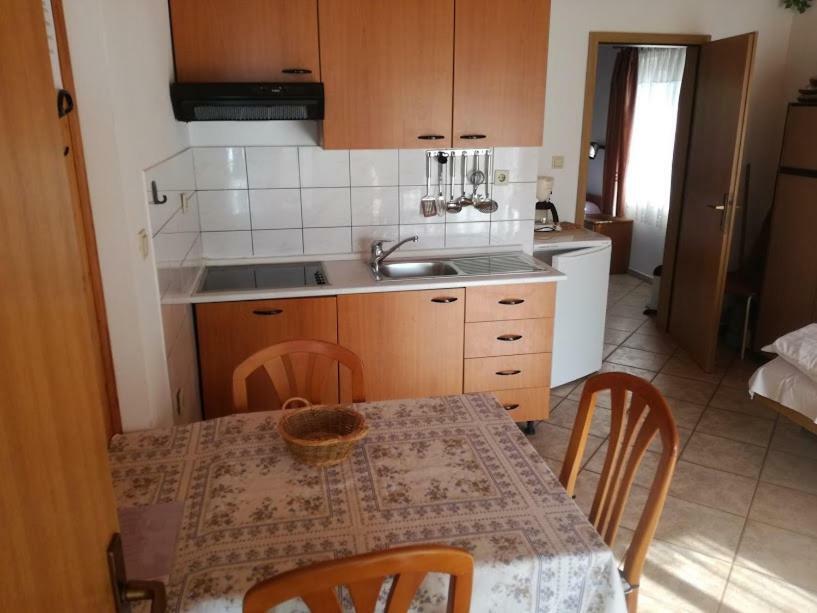 Apartmani Marijana Selce Exterior photo